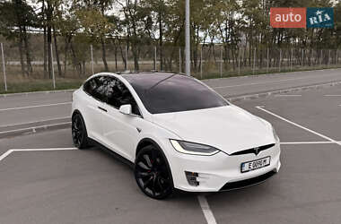 Позашляховик / Кросовер Tesla Model X 2017 в 