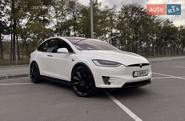 Позашляховик / Кросовер Tesla Model X 2017 в 