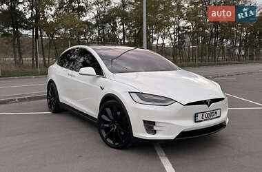 Позашляховик / Кросовер Tesla Model X 2017 в 
