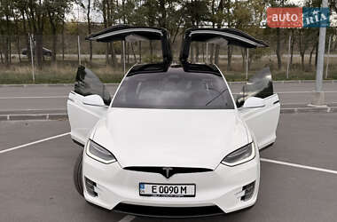 Позашляховик / Кросовер Tesla Model X 2017 в 