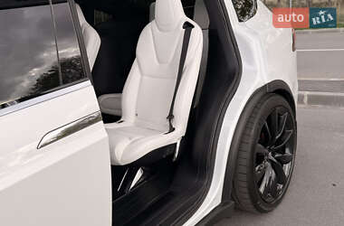 Позашляховик / Кросовер Tesla Model X 2017 в 