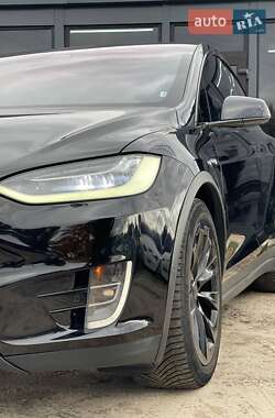 Позашляховик / Кросовер Tesla Model X 2018 в 
