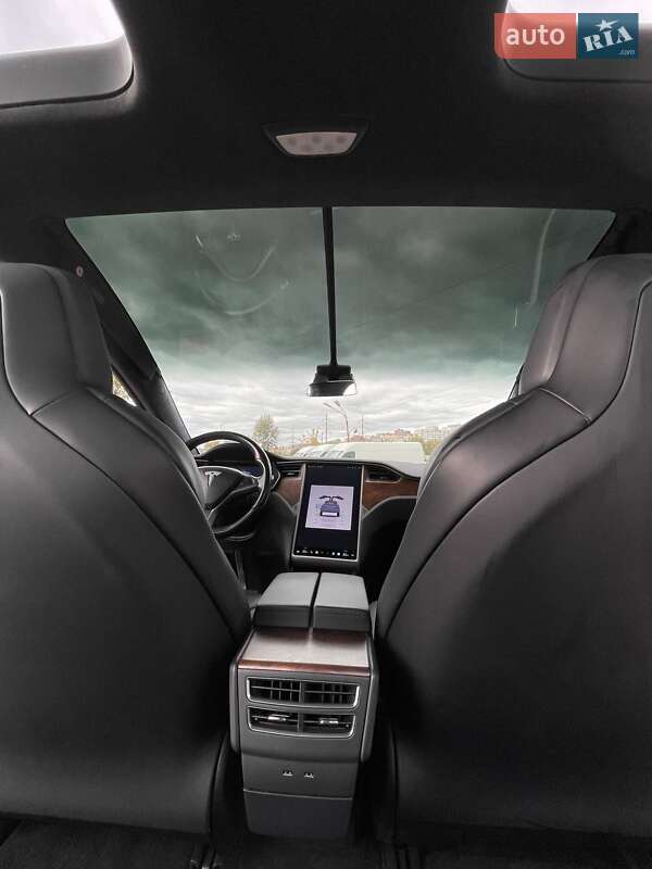 Внедорожник / Кроссовер Tesla Model X 2018 в Киеве