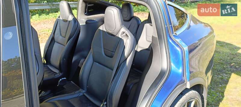 Внедорожник / Кроссовер Tesla Model X 2016 в Галиче