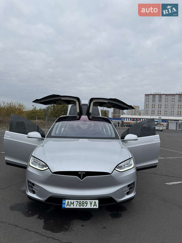 Внедорожник / Кроссовер Tesla Model X 2016 в Киеве