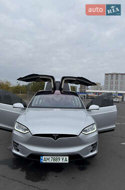 Позашляховик / Кросовер Tesla Model X 2016 в 