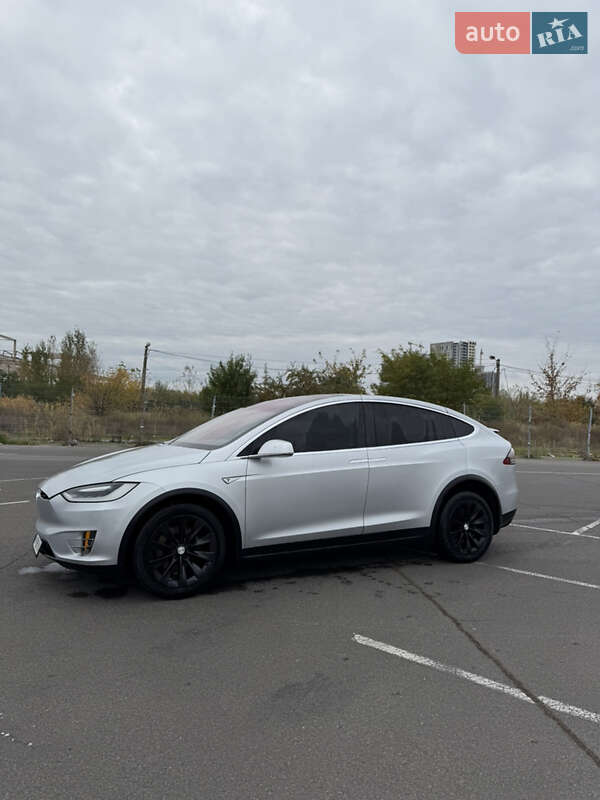 Внедорожник / Кроссовер Tesla Model X 2016 в Киеве