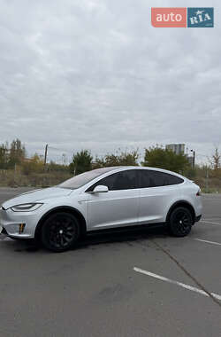 Позашляховик / Кросовер Tesla Model X 2016 в 