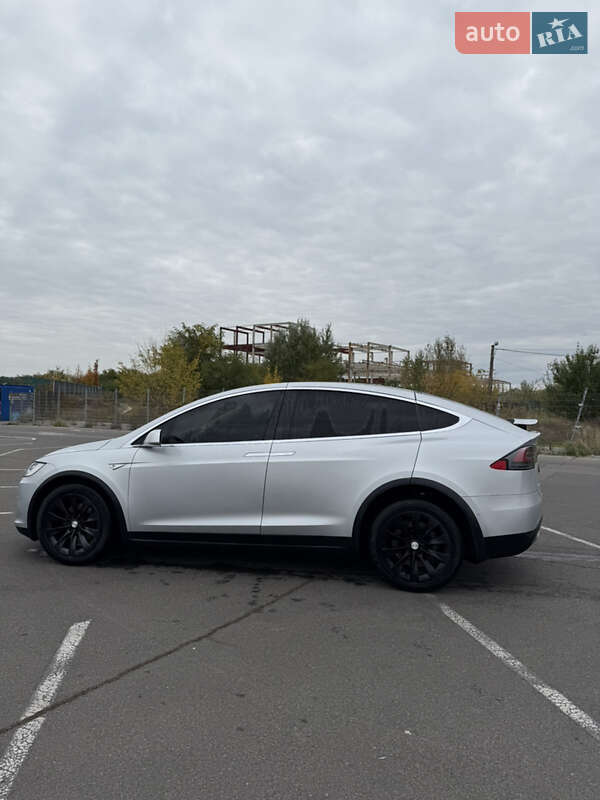 Внедорожник / Кроссовер Tesla Model X 2016 в Киеве
