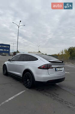 Позашляховик / Кросовер Tesla Model X 2016 в 