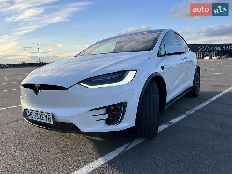 Позашляховик / Кросовер Tesla Model X 2018 в Дніпрі