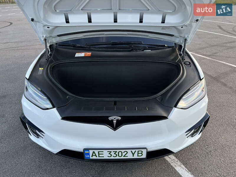 Позашляховик / Кросовер Tesla Model X 2018 в Дніпрі
