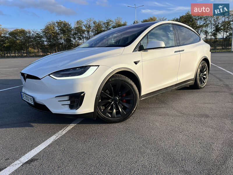 Позашляховик / Кросовер Tesla Model X 2018 в Дніпрі