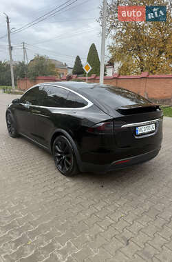 Позашляховик / Кросовер Tesla Model X 2019 в 