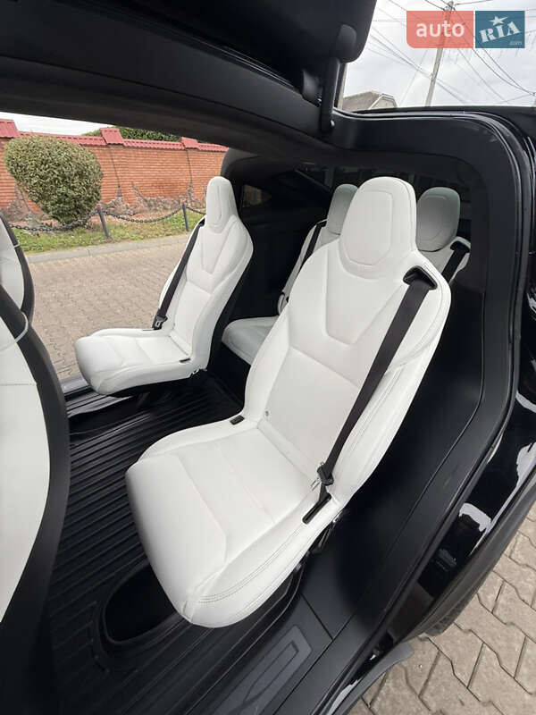 Позашляховик / Кросовер Tesla Model X 2019 в Львові