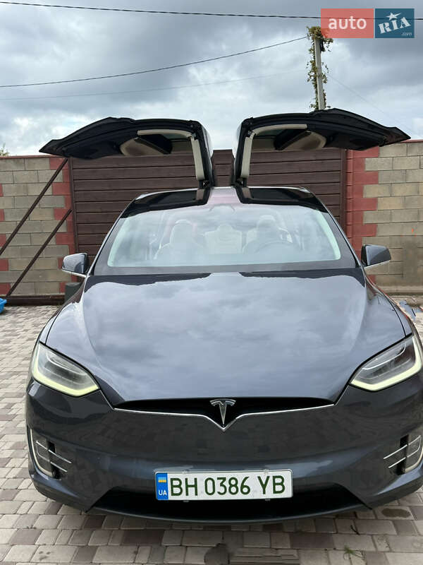 Внедорожник / Кроссовер Tesla Model X 2018 в Одессе