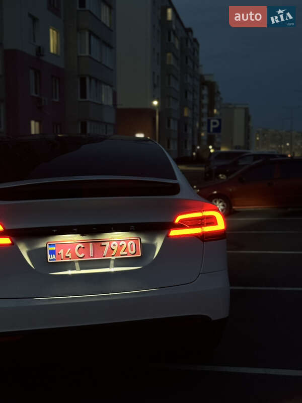 Позашляховик / Кросовер Tesla Model X 2023 в Вінниці