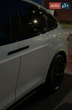 Внедорожник / Кроссовер Tesla Model X 2023 в 