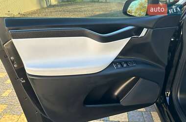 Позашляховик / Кросовер Tesla Model X 2017 в Львові