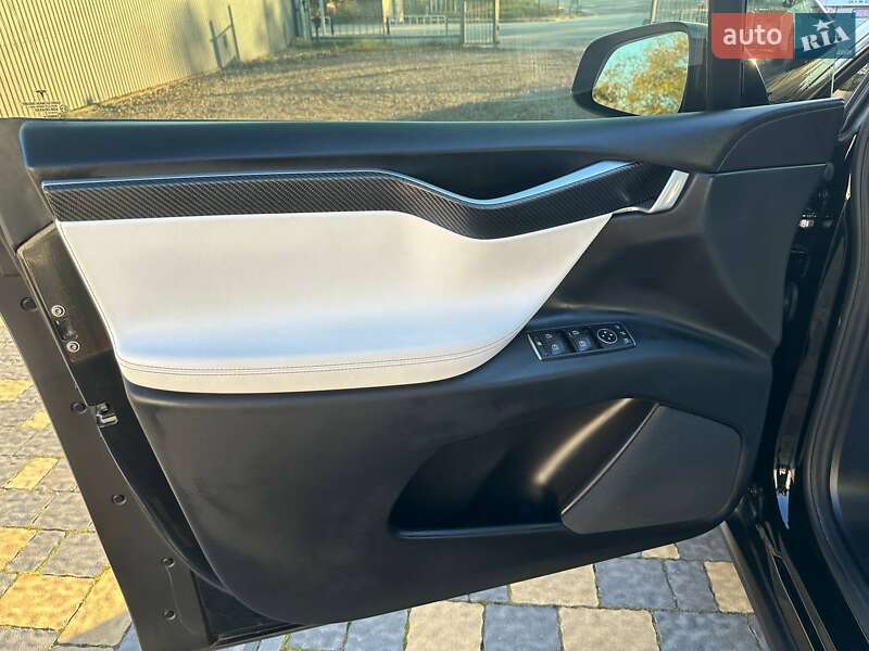 Внедорожник / Кроссовер Tesla Model X 2017 в Львове фото 16 Внедорожник / Кроссовер Tesla Model X 2017 в Львове