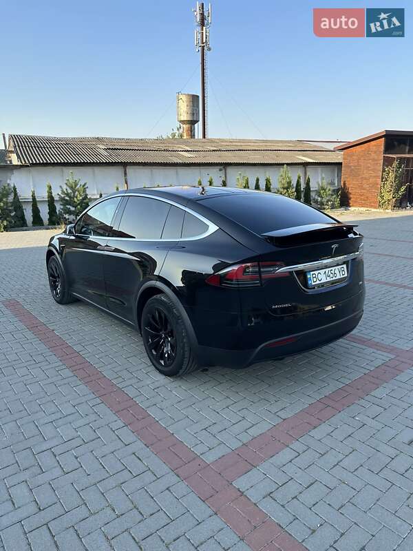 Внедорожник / Кроссовер Tesla Model X 2017 в Золочеве фото 15 Внедорожник / Кроссовер Tesla Model X 2017 в Золочеве
