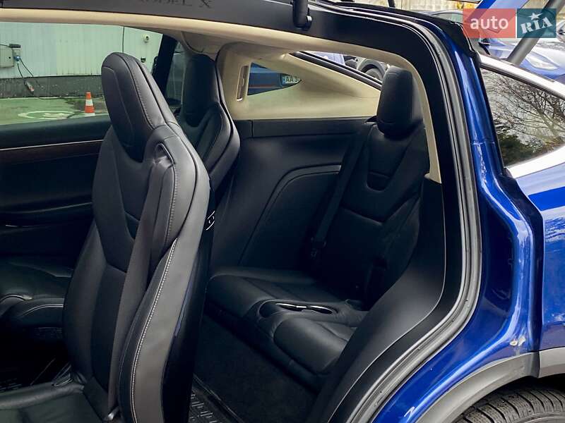 Позашляховик / Кросовер Tesla Model X 2016 в Києві