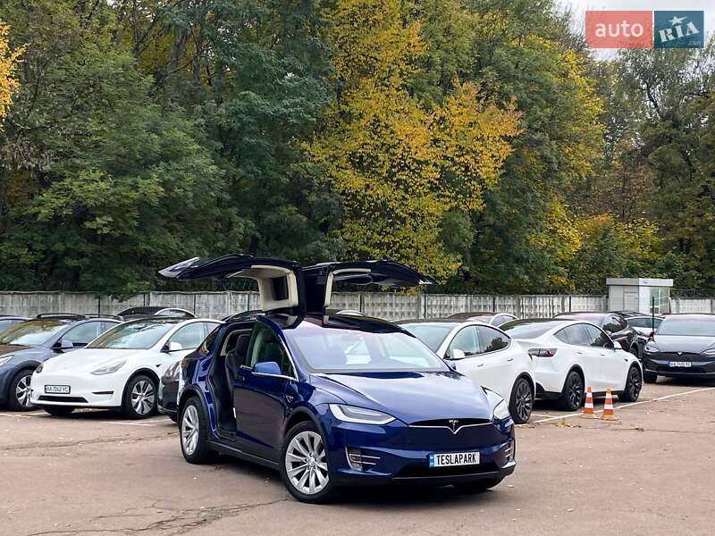 Позашляховик / Кросовер Tesla Model X 2016 в Києві
