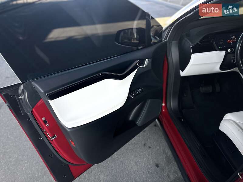 Внедорожник / Кроссовер Tesla Model X 2018 в Одессе фото 11 Внедорожник / Кроссовер Tesla Model X 2018 в Одессе