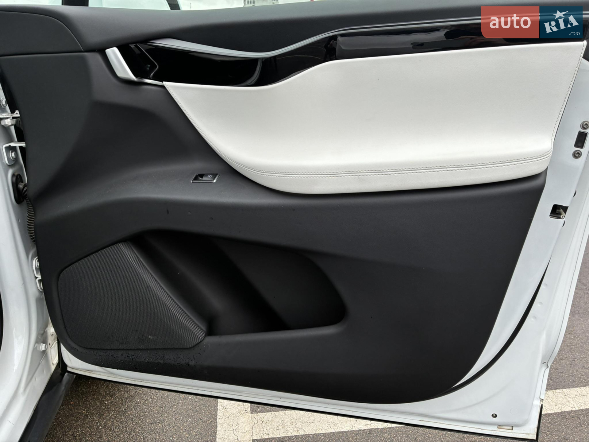 2020 Tesla Model X - мініатюра 32