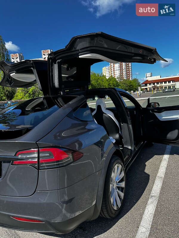 Позашляховик / Кросовер Tesla Model X 2019 в Києві фото 28 Позашляховик / Кросовер Tesla Model X 2019 в Києві