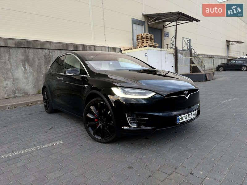 Позашляховик / Кросовер Tesla Model X 2017 в Львові