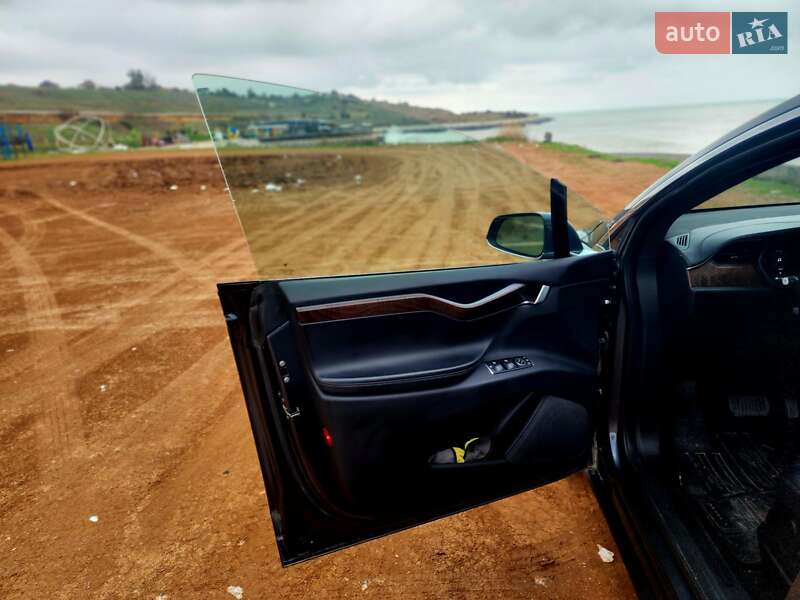 Внедорожник / Кроссовер Tesla Model X 2018 в Одессе