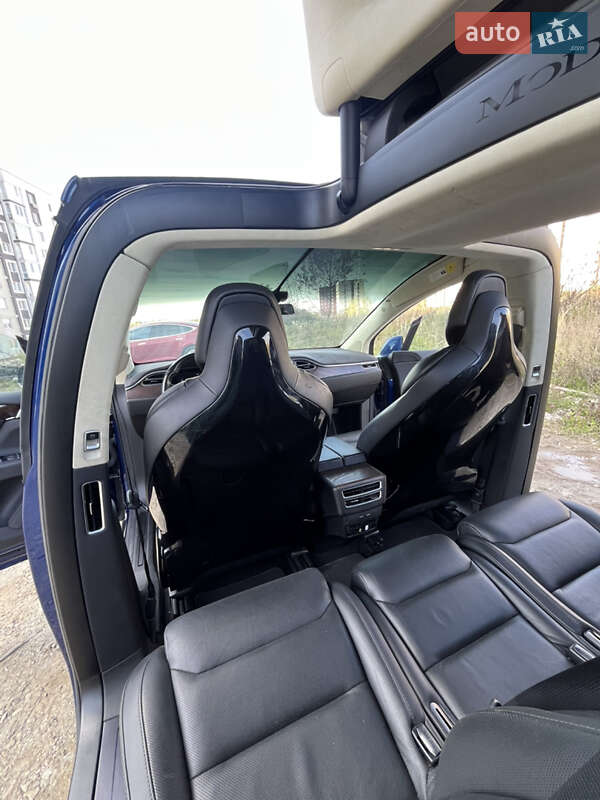 Позашляховик / Кросовер Tesla Model X 2016 в Львові фото 42 Позашляховик / Кросовер Tesla Model X 2016 в Львові