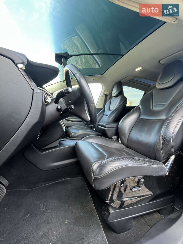 Позашляховик / Кросовер Tesla Model X 2016 в Львові фото 52 Позашляховик / Кросовер Tesla Model X 2016 в Львові