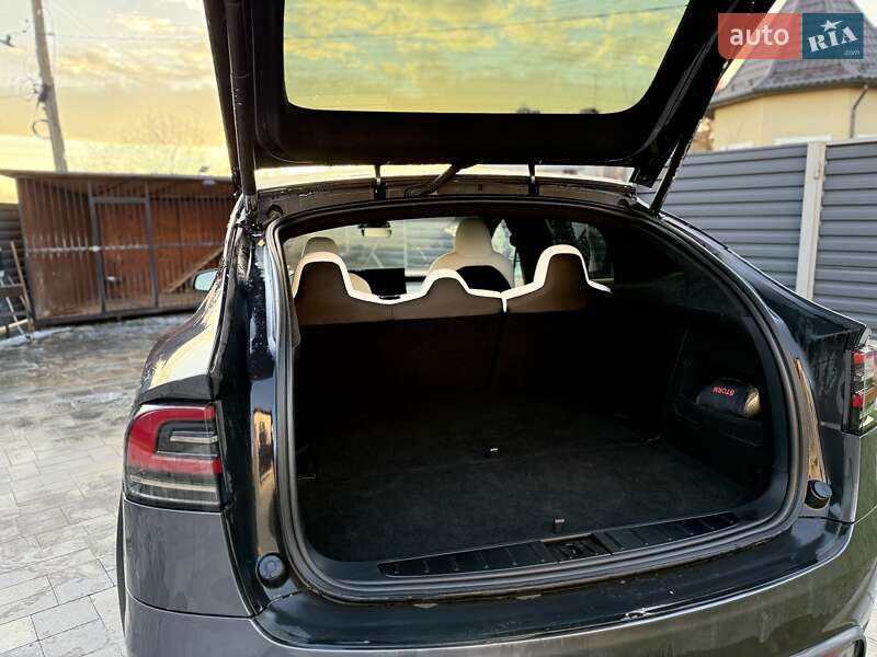 Позашляховик / Кросовер Tesla Model X 2022 в Чернівцях