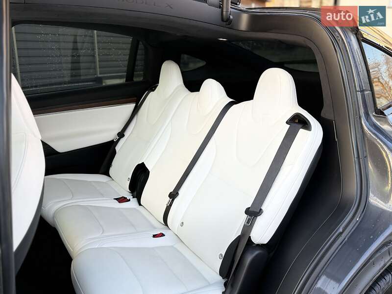 Позашляховик / Кросовер Tesla Model X 2022 в Чернівцях