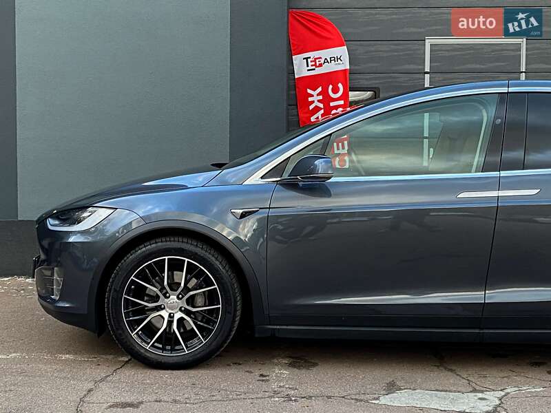 Позашляховик / Кросовер Tesla Model X 2017 в Києві