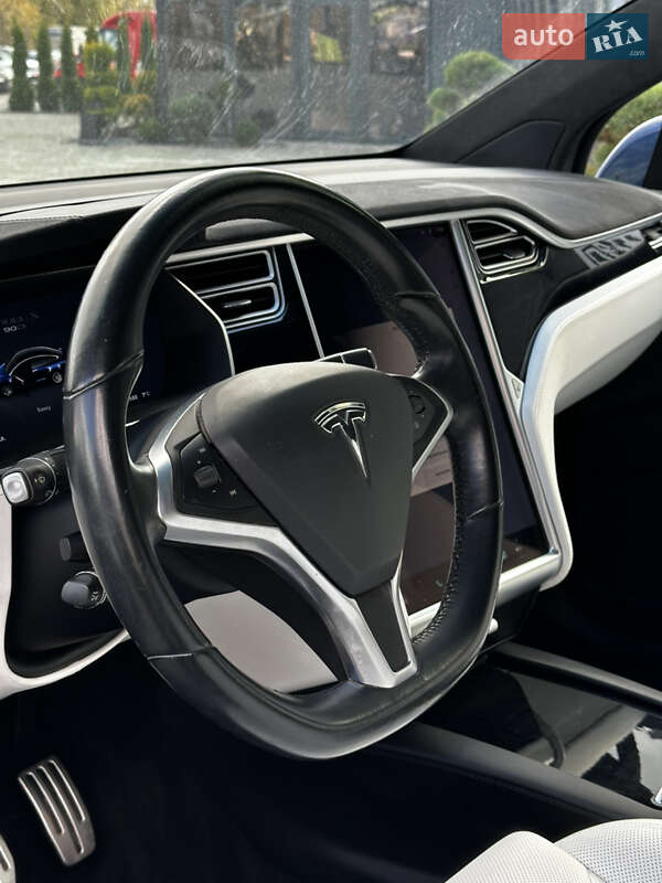 Внедорожник / Кроссовер Tesla Model X 2016 в Львове
