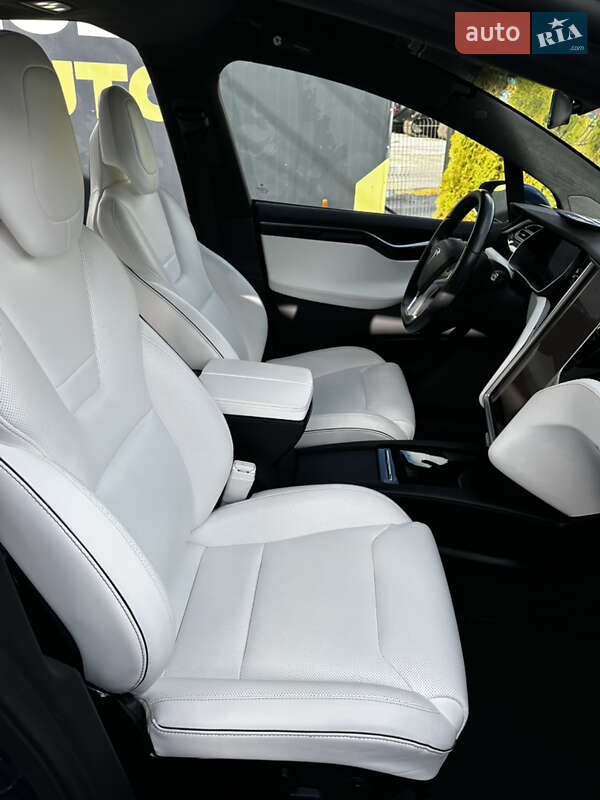 Внедорожник / Кроссовер Tesla Model X 2016 в Львове