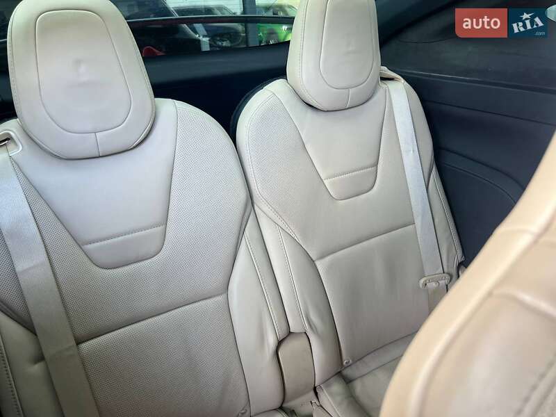 Позашляховик / Кросовер Tesla Model X 2016 в Івано-Франківську