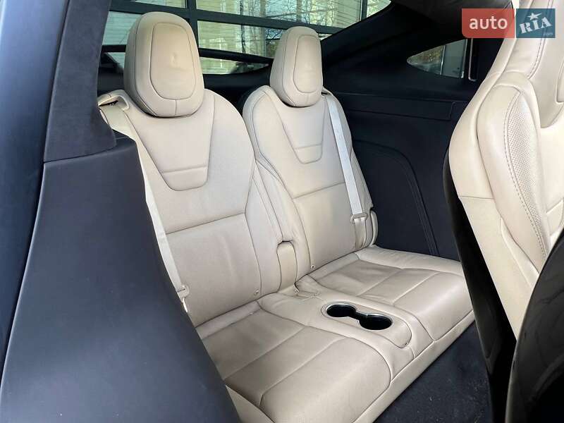 Позашляховик / Кросовер Tesla Model X 2016 в Івано-Франківську