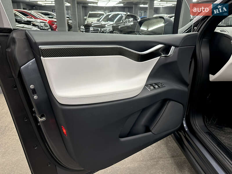 Позашляховик / Кросовер Tesla Model X 2016 в Харкові фото 15 Позашляховик / Кросовер Tesla Model X 2016 в Харкові