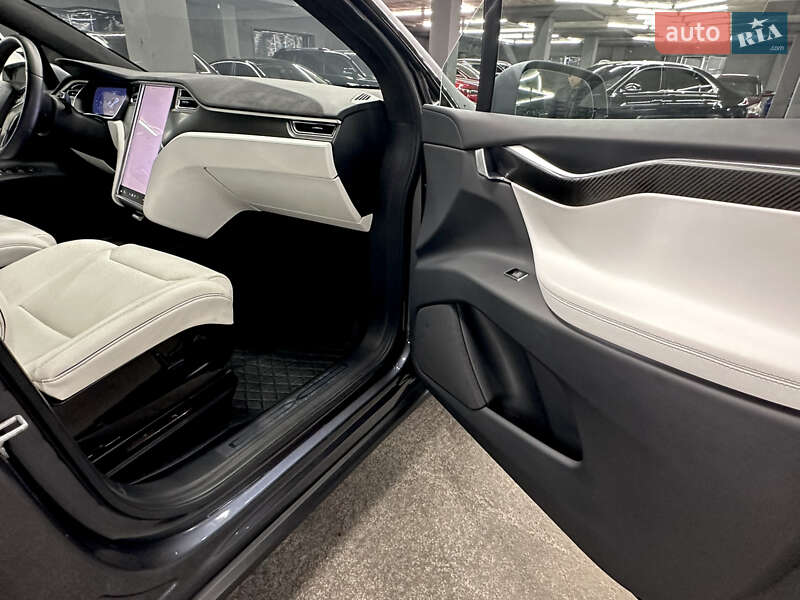 Позашляховик / Кросовер Tesla Model X 2016 в Харкові фото 24 Позашляховик / Кросовер Tesla Model X 2016 в Харкові