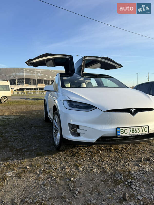 Позашляховик / Кросовер Tesla Model X 2018 в Львові