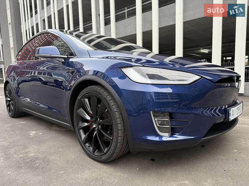 Tesla Model X 2019