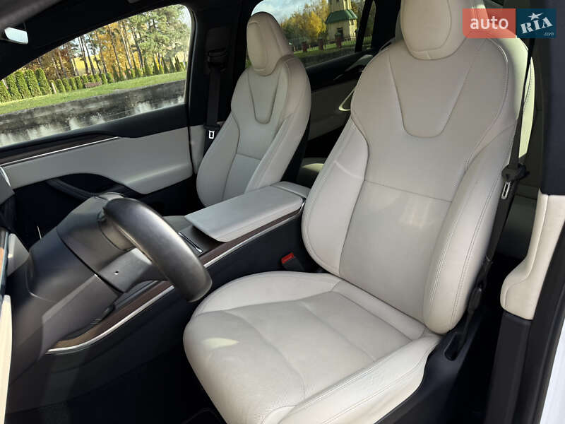 Позашляховик / Кросовер Tesla Model X 2022 в Новояворівську