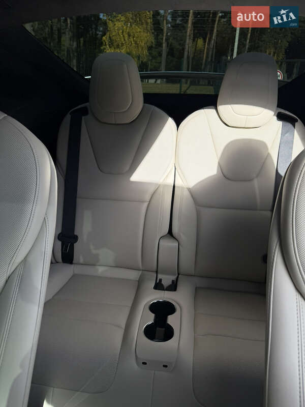 Позашляховик / Кросовер Tesla Model X 2022 в Новояворівську