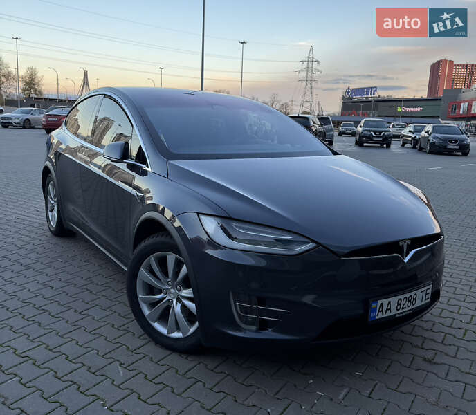 Позашляховик / Кросовер Tesla Model X 2017 в Києві фото 2 Позашляховик / Кросовер Tesla Model X 2017 в Києві