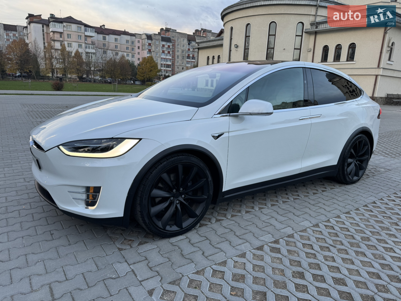 2022 Tesla Model S - мініатюра 19