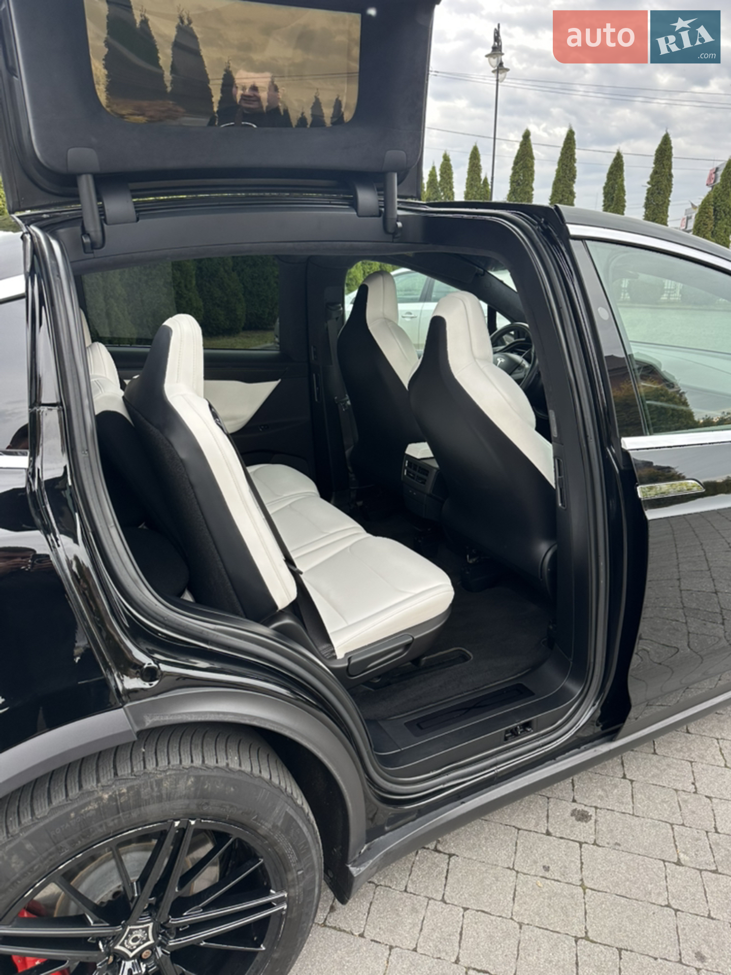 Tesla Model X 2019 VIN 5YJXCAE49KF186424 фото оголошення 18 з 22